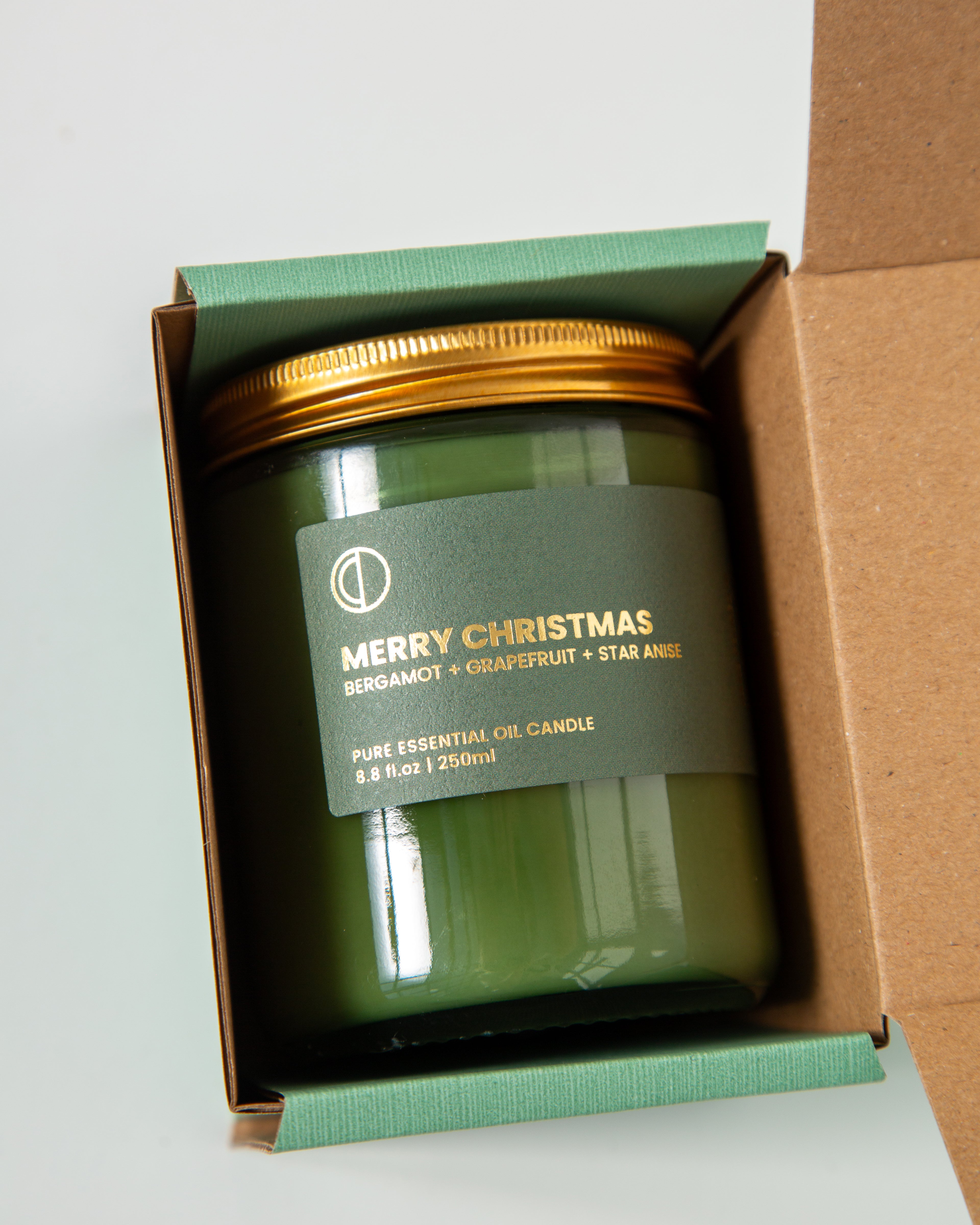 Merry Christmas (Bergamot + Cinnamon + Grapefruit + Bitter Orange + Star Anise) | Green Jar Candle